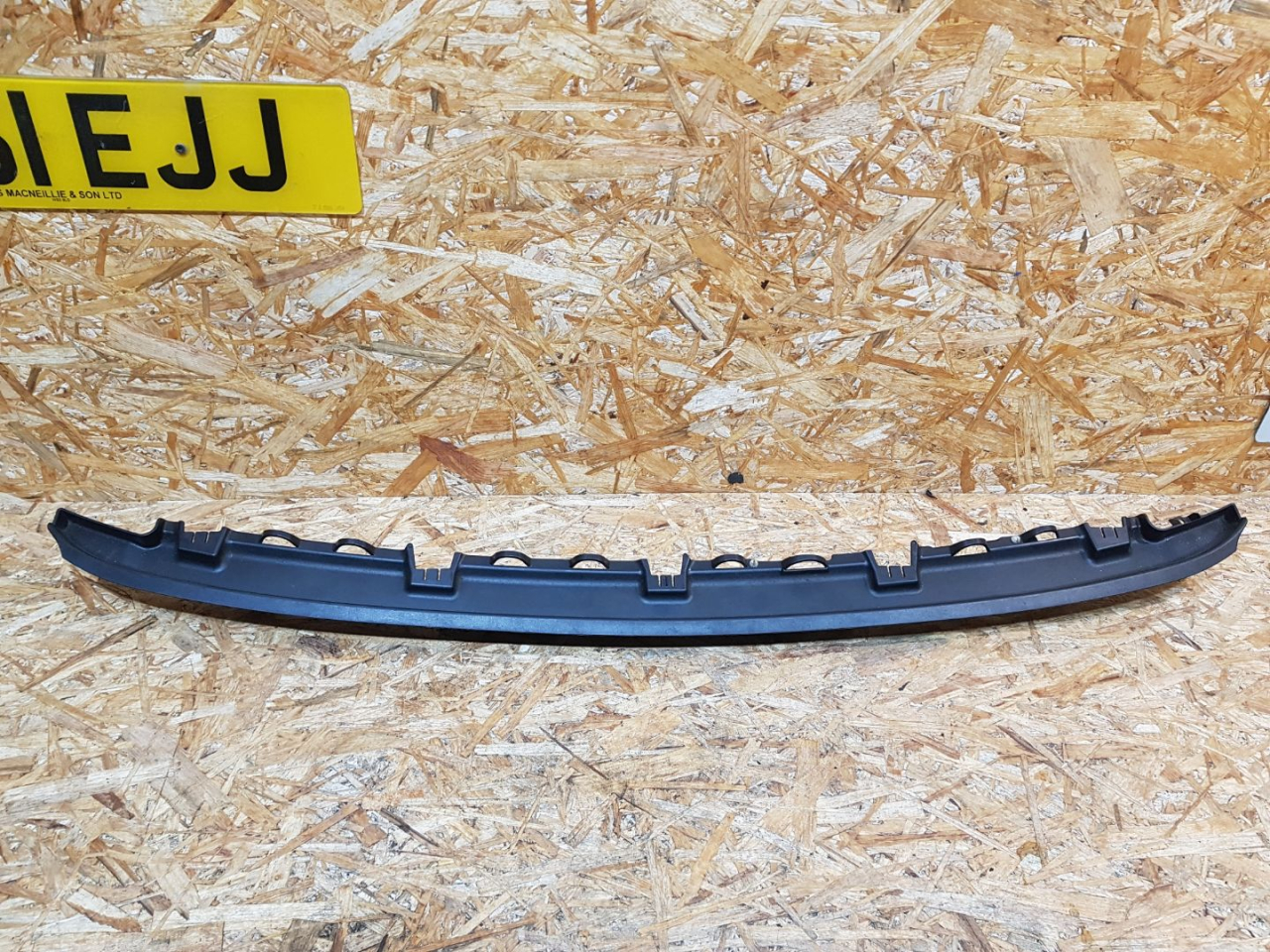 пластик BMW 3 серия F30/F31/F34 F30 2014, 2.0 л., дизель, МКПП, седан, полный привод, правый руль, 7221019, 51467221019 - фото №1