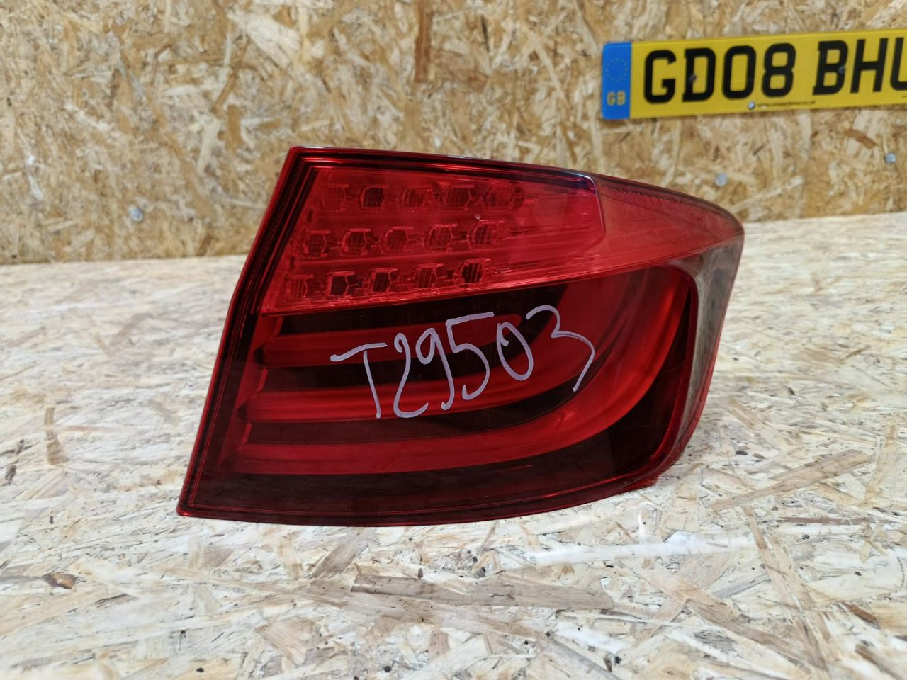 фонарь задний правый BMW 5 серия F07/F10/F11 F10 2012, 2.0 л., N47 D20 C, дизель, МКПП, седан, задний привод, правый руль, 63217203230, 7203230, 63217306162, 7306162 - фото №1