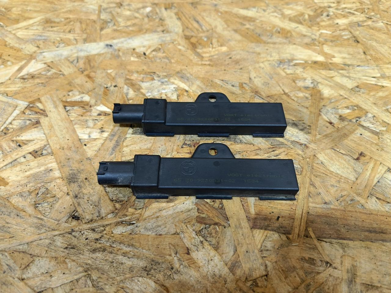 Антенна системы комфортного доступа BMW 5 серия G30/G31 G30 2018, 3.0 л., дизель, АКПП, серый, седан, полный привод, правый руль, 65209220832, 65209144260, 9144260, 9220832 - фото №1