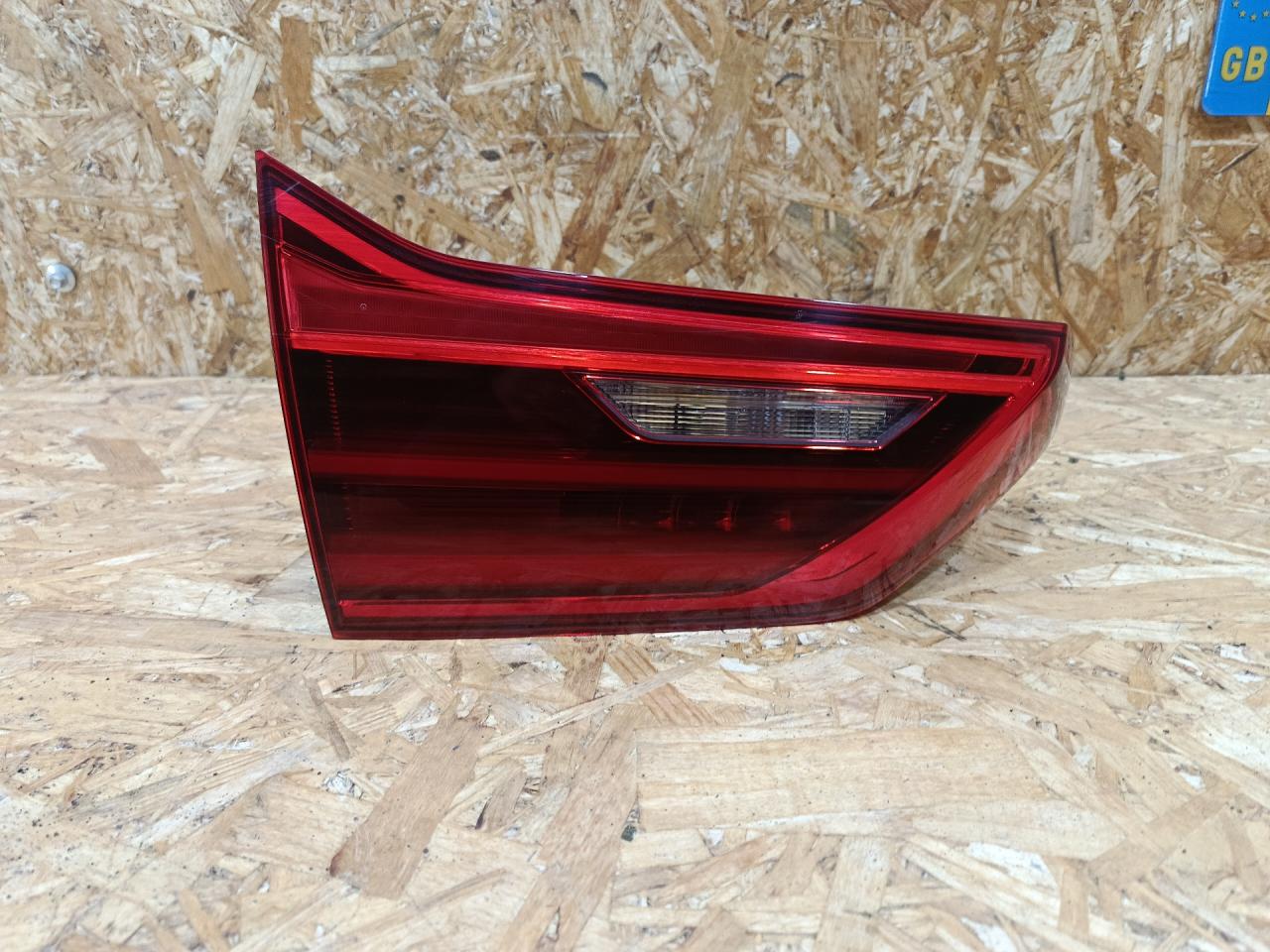 фонарь крышки багажника левый BMW 5 серия G30/G31 G31 2020, 3.0 л., дизель, АКПП, универсал, полный привод, правый руль, 8493051, 63218493051, 7388949, 63217388949 - фото №1