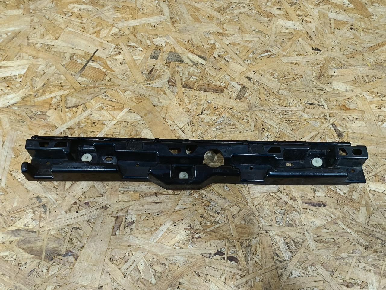 Кронштейн крепления порога BMW 5 серия G30/G31 G31 2020, 3.0 л., дизель, АКПП, универсал, полный привод, правый руль, 7387344, 51777387344 - фото №1