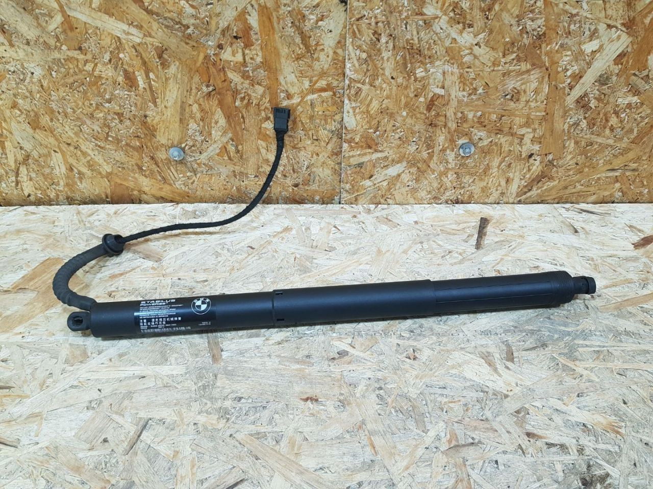амортизатор крышки багажника (3-5 двери) BMW X5 F15 2014, 3.0 л., дизель, АКПП, коричневый, внедорожник 5 дв., полный привод, 7294469, 51247294469, 51244823279, 4823279 - фото №1