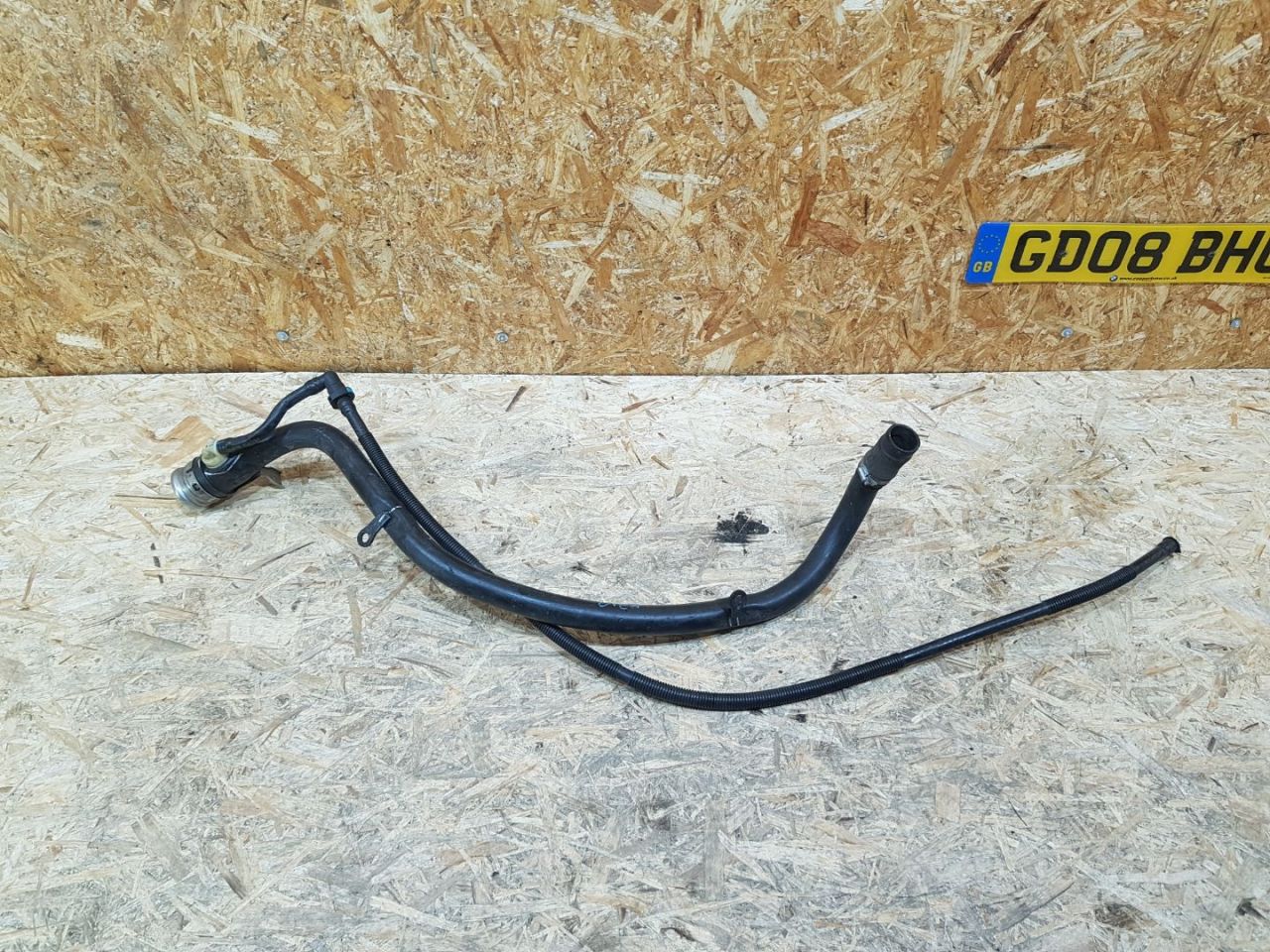 горловина топливного бака BMW X5 F15 2014, 3.0 л., дизель, АКПП, коричневый, внедорожник 5 дв., полный привод, 7186702, 16117186702, 16117164256, 7164256 - фото №1