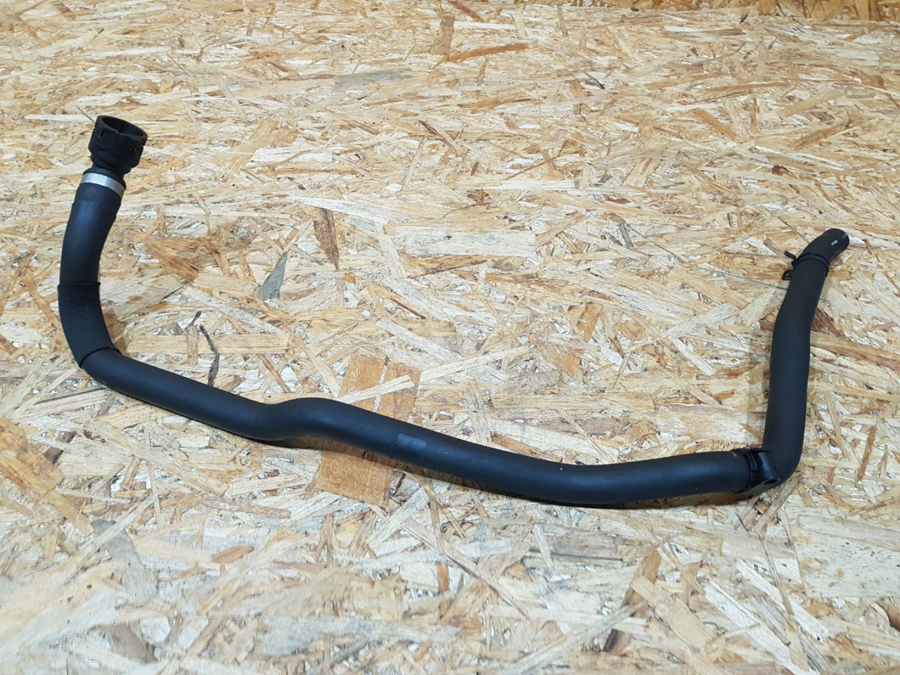 патрубок радиатора BMW 3 серия F30/F31/F34 F30 2014, 2.0 л., дизель, МКПП, седан, полный привод, правый руль - фото №1