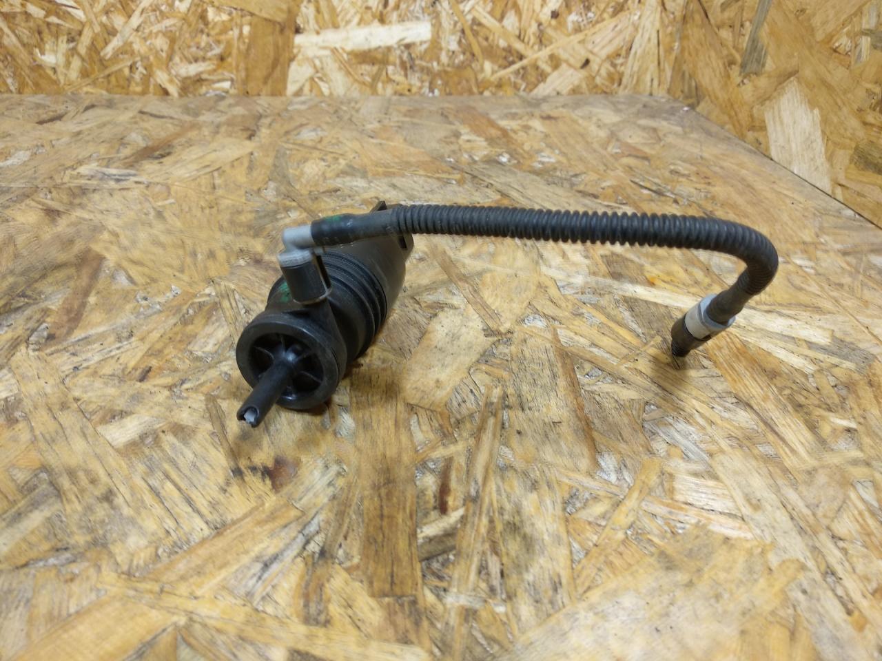 насос (моторчик) омывателя стекла BMW X5 E70 2008, 3.0 л., дизель, АКПП, внедорожник 5 дв., полный привод, правый руль, 67126934160, 6934160 - фото №1