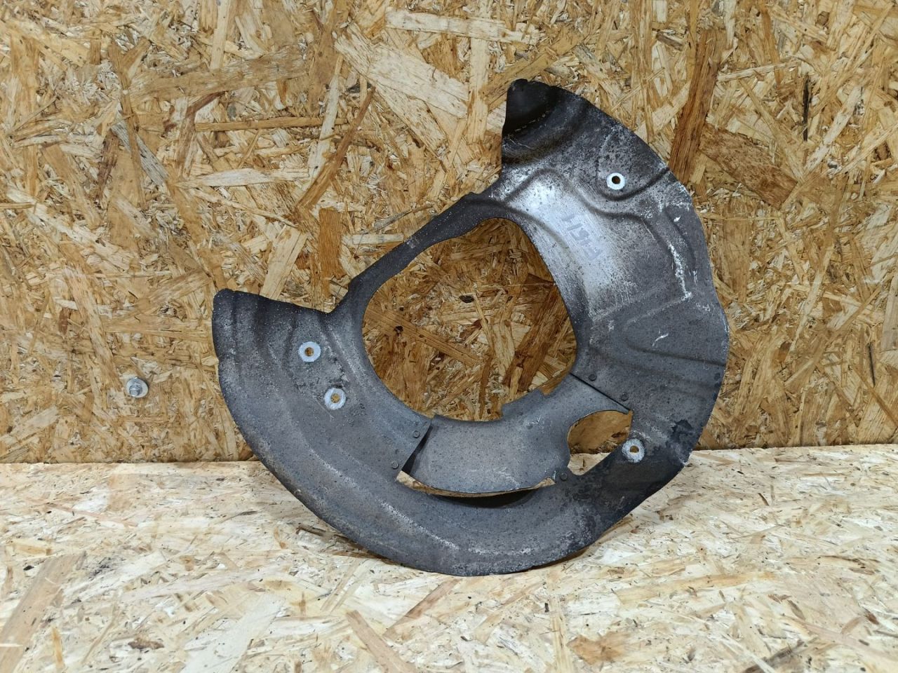 защитный кожух тормозного механизма BMW X5 F15 2014, 3.0 л., дизель, АКПП, коричневый, внедорожник 5 дв., полный привод, 34116857978, 6857978, 34116789090, 6789090, 34106895050, 6895050, 34116781128, 6781128, 34116779988, 6779988, 34116771984, 6771984 - фото №1