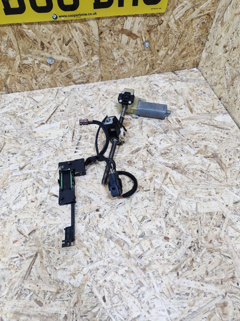 сервопривод рулевого управления BMW X5 E70 2007, 4.8 л., бензин, АКПП, серебро, внедорожник 5 дв., полный привод, правый руль - фото №1