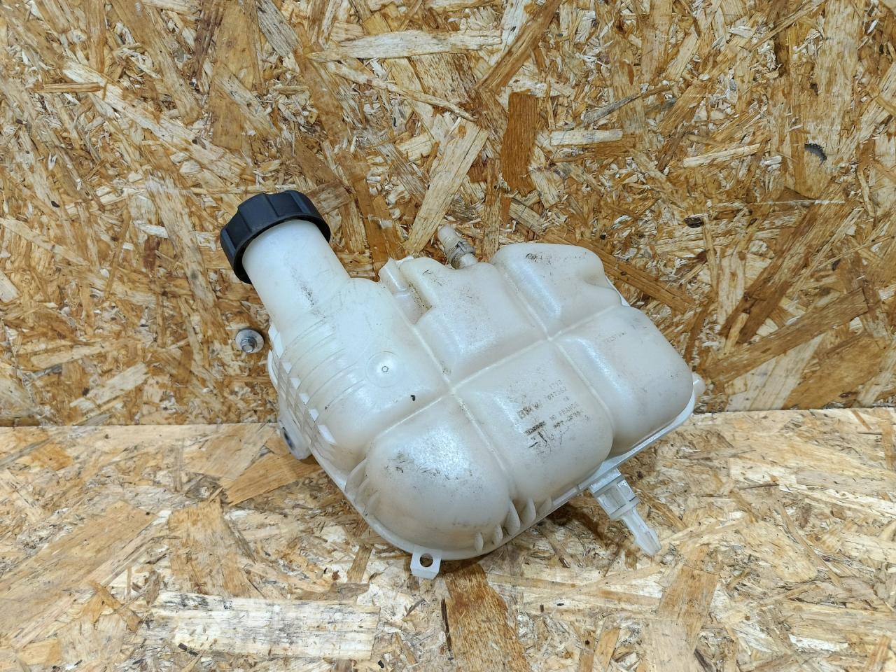 бачок расширительный BMW 2 серия Active Tourer F45 2015, дизель, АКПП, серый, минивэн, передний привод, 7617362, 17137617362 - фото №1