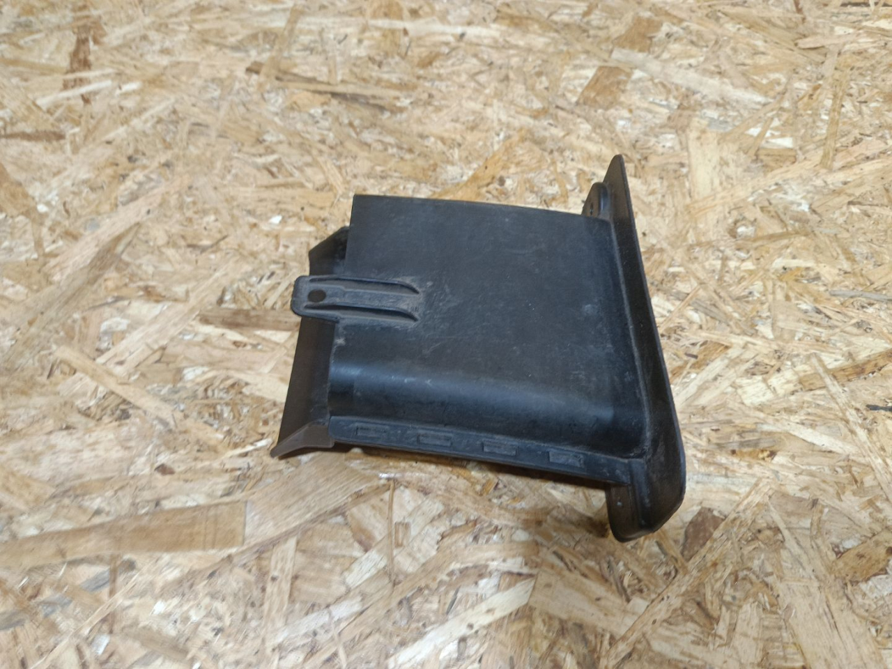 воздуховод тормозной левый BMW 5 серия F07/F10/F11 F10 2012, 2.0 л., N47 D20 C, дизель, МКПП, седан, задний привод, правый руль, 51757185167, 7185167 - фото №1