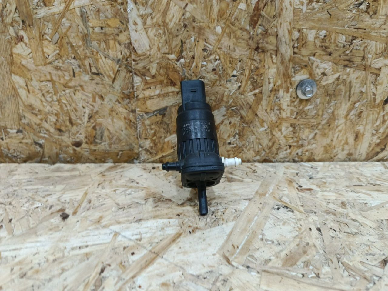 насос (моторчик) омывателя стекла BMW X5 F15 2014, 3.0 л., дизель, АКПП, коричневый, внедорожник 5 дв., полный привод, 7317395, 61667317395 - фото №1