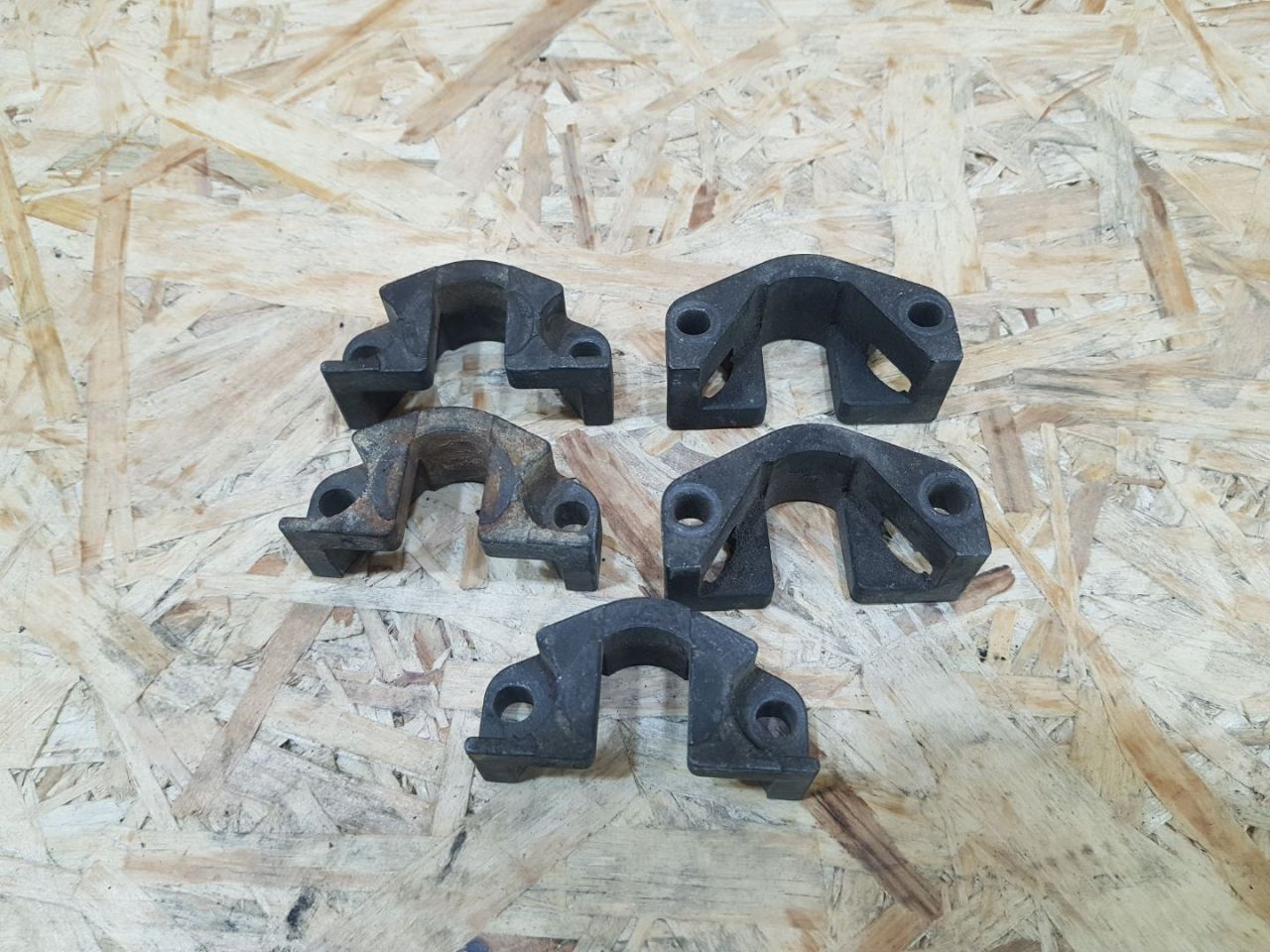 крепление форсунки BMW X5 E70 2007, 3.0 л., дизель, АКПП, внедорожник 5 дв., полный привод, правый руль, 7792722, 13537792722 - фото №1