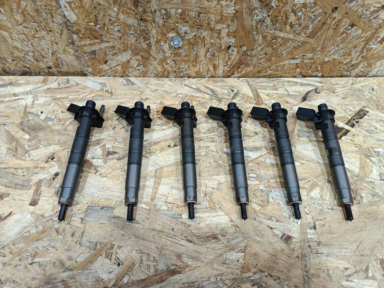 форсунка BMW 5 серия G30/G31 G30 2017, 3.0 л., дизель, АКПП, синий, седан, полный привод, правый руль, 8571565, 13538571565, 8571566, 13538571566 - фото №1