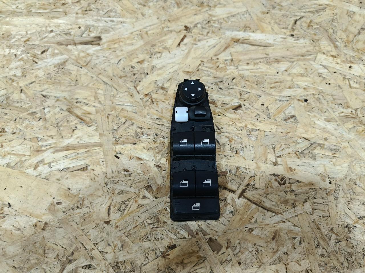 блок управления стеклоподъемниками BMW 5 серия F07/F10/F11 F10 2012, 2.0 л., N47 D20 C, дизель, АКПП, седан, задний привод, правый руль, 9241957 - фото №1