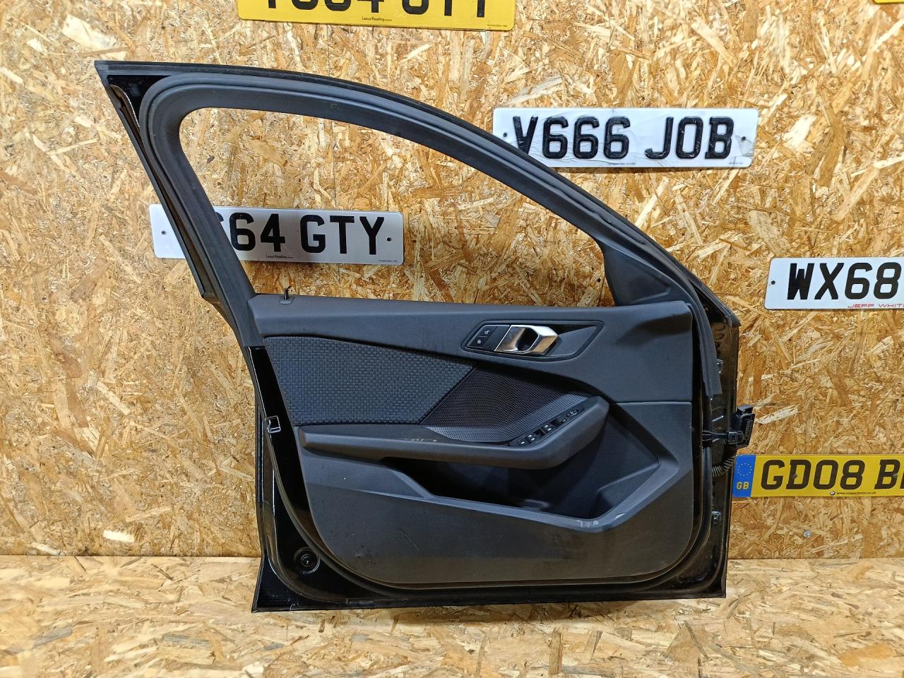 стеклоподъемник электрический передний левый BMW 1 серия F40 2024, бензин, МКПП, черный, хетчбэк 5 дв., передний привод, 51337465247, 7465247, 61355A02D61, 5A02D61 - фото №1