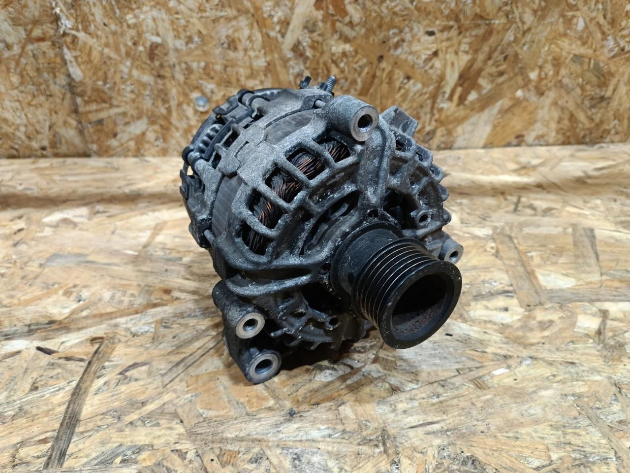 генератор BMW 5 серия G30/G31 G30 2017, 3.0 л., дизель, АКПП, синий, седан, полный привод, правый руль, 8571357, 12318571357 - фото №1