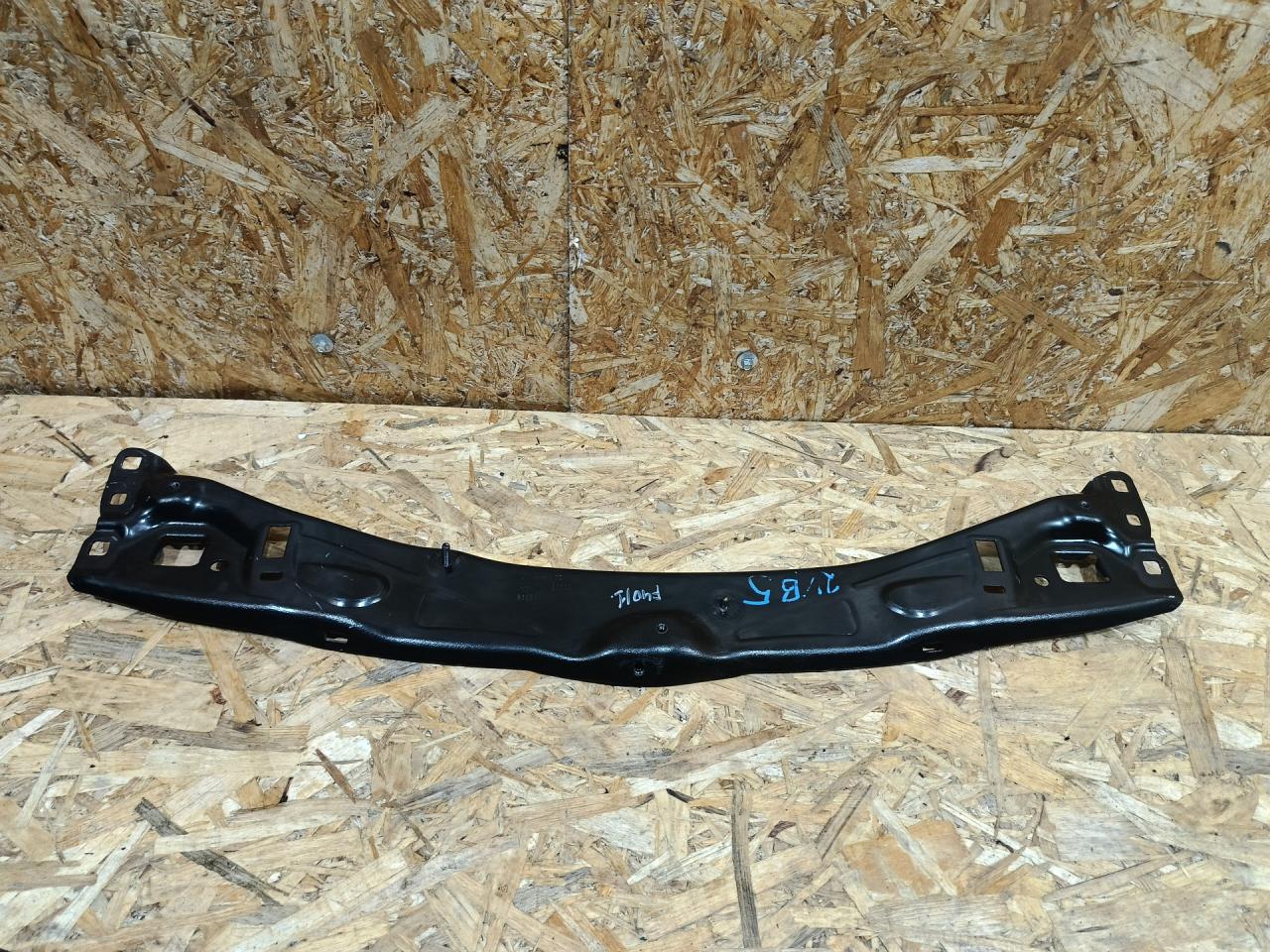 верхняя планка телевизора BMW 1 серия F40 2024, бензин, МКПП, черный, хетчбэк 5 дв., передний привод, 7459878, 51647459878 - фото №1