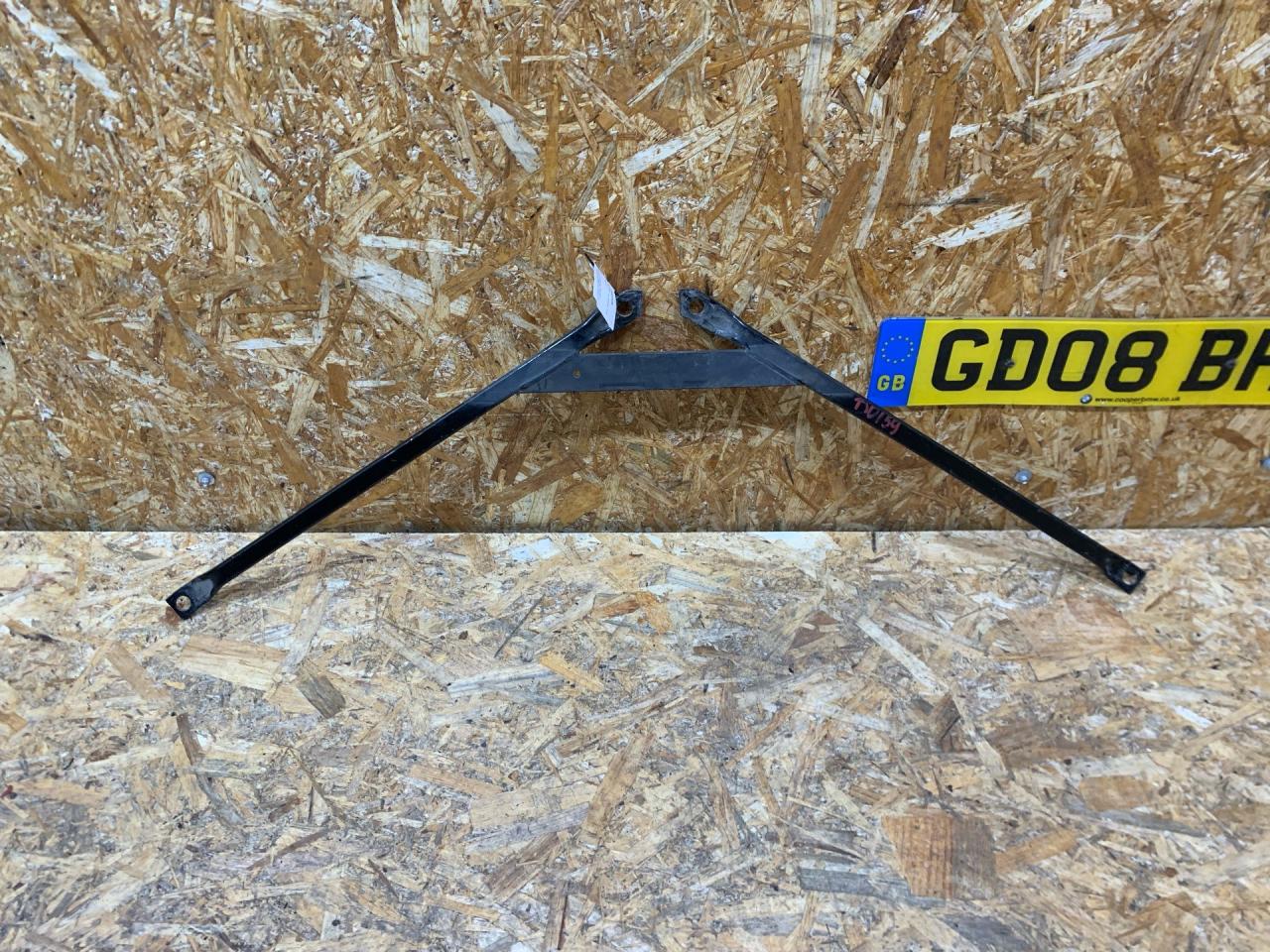 распорка стоек BMW 3 GT F34 2014, 2.0 л., дизель, МКПП, лифтбэк, задний привод, правый руль, 51617378711, 7378711, 51617311557, 7311557 - фото №1