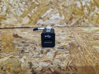 разъем AUX / USB BMW X5 E70 [рестайлинг] E70 2011, 4.0 л., дизель, АКПП, внедорожник 5 дв., полный привод, правый руль, 9237656, 84109237656, 61319167196, 9167196, 61319230112, 9230112