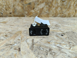 разъем AUX / USB BMW 3 серия F30/F31 [рестайлинг] F31 2016, 3.0 л., дизель, АКПП, универсал, полный привод, 9229246, 84109229246, 84109229244, 9229244