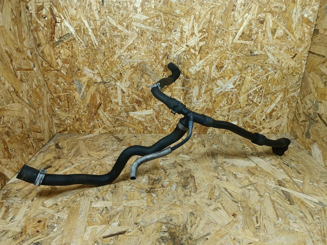 патрубок радиатора BMW 2 серия Active Tourer F45 2015, дизель, АКПП, серый, минивэн, передний привод - фото №1