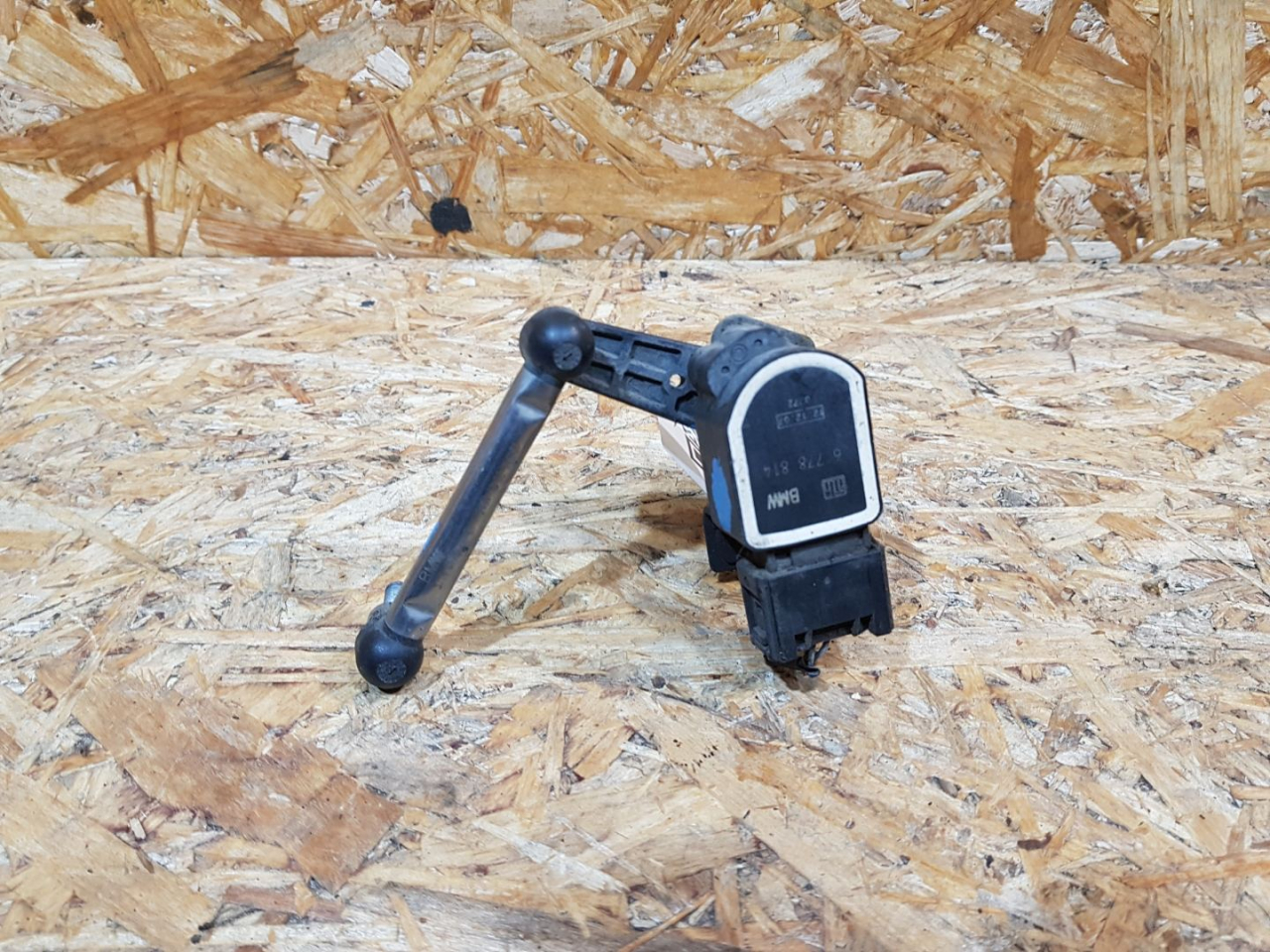 датчик дорожного просвета BMW X6 E71/E72 2008, 3.0 л., дизель, АКПП, внедорожник 5 дв., полный привод, правый руль, 6778814, 6785206, 37146785206, 37146853754, 6853754, 37146778814 - фото №1