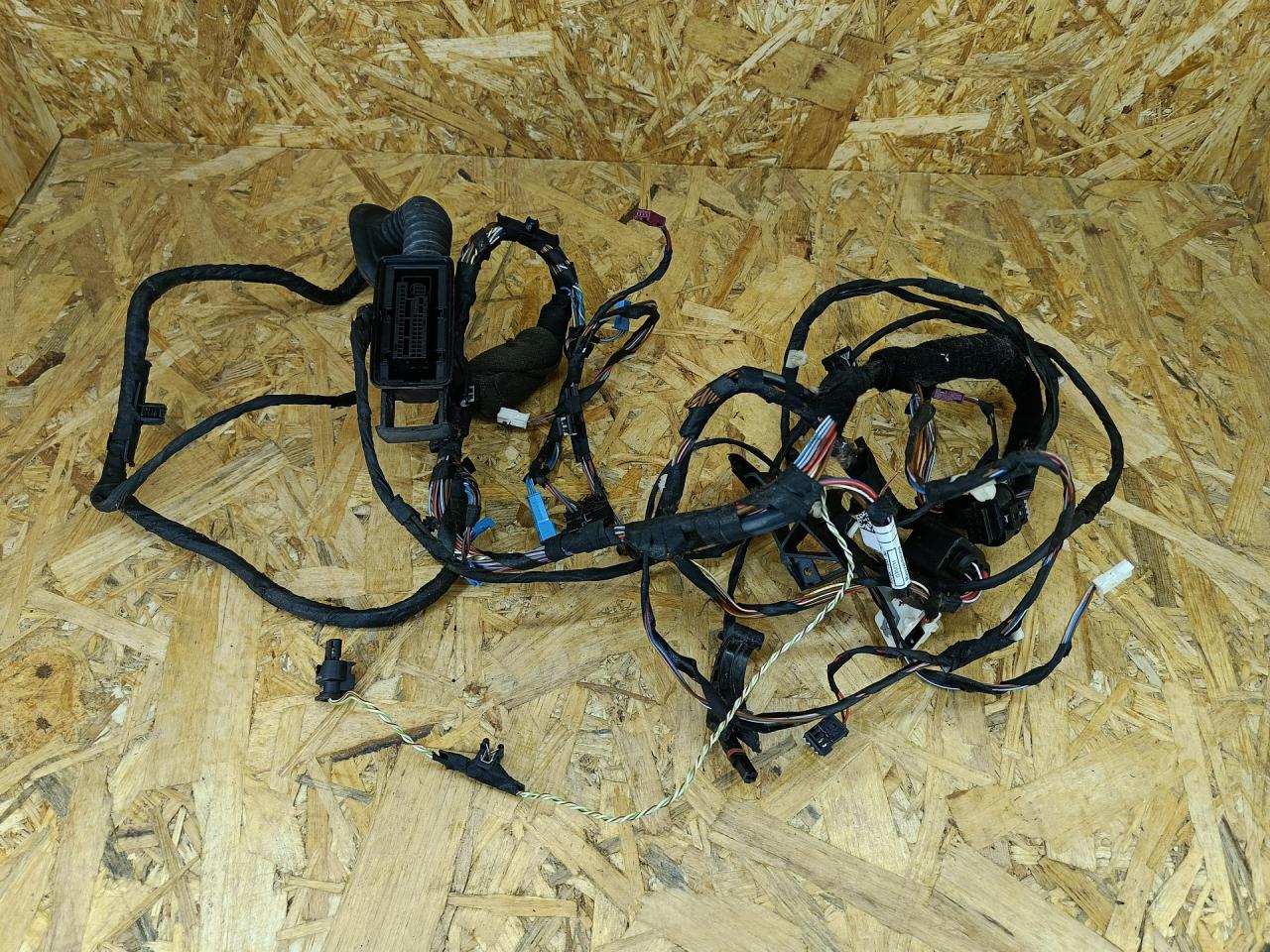 дверная проводка BMW 5 серия G30/G31 G30 2017, 3.0 л., дизель, АКПП, синий, седан, полный привод, правый руль, 4188059 - фото №1