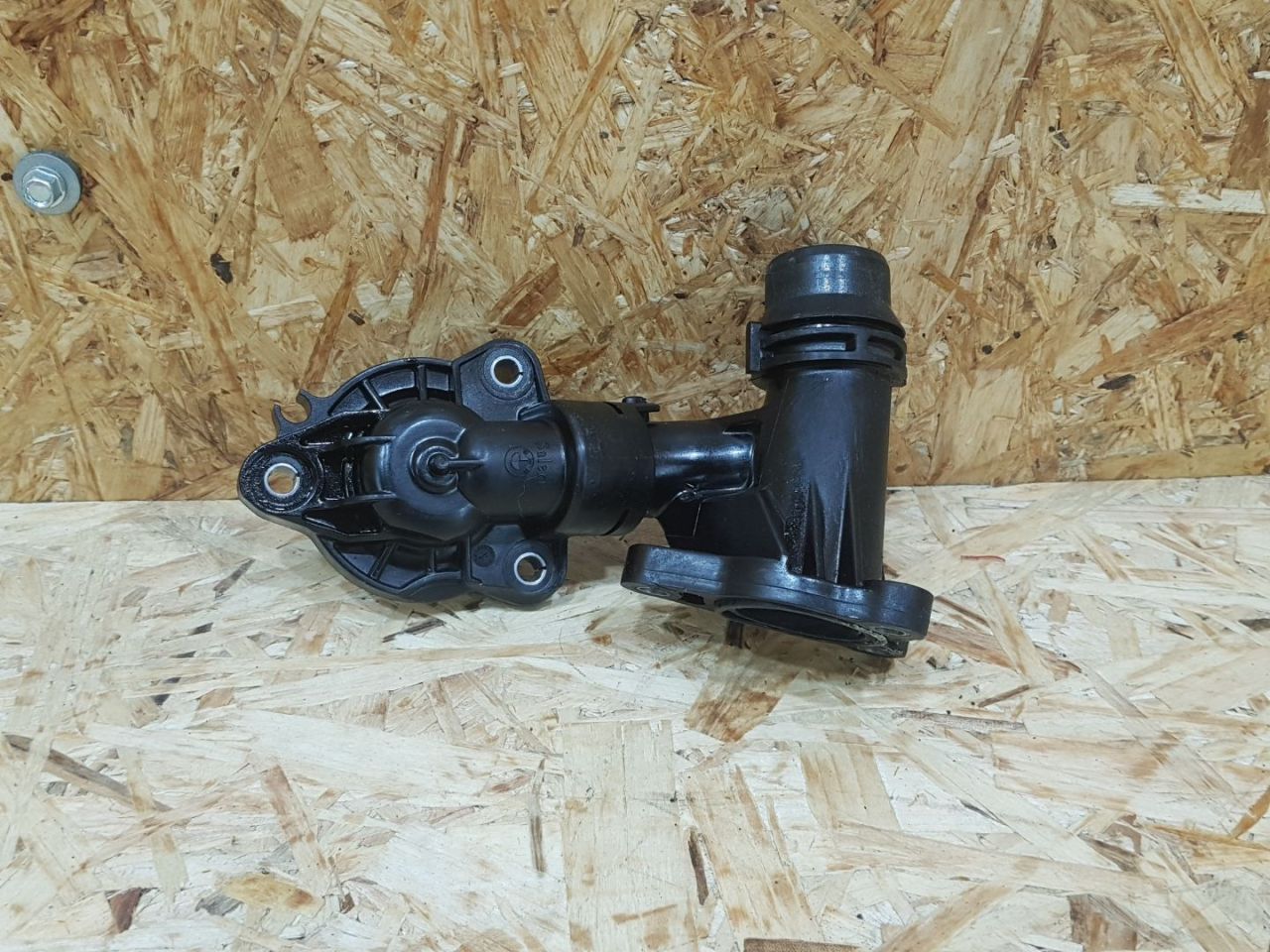 корпус термостата BMW X2 F39 2018, 2.0 л., дизель, МКПП, внедорожник 5 дв., полный привод, правый руль, 4127170, 11518472111, 8472111 - фото №1