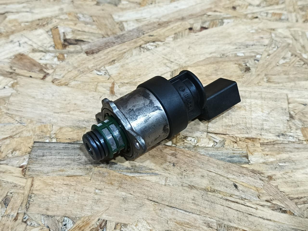 Клапан ТНВД BMW 5 серия G30/G31 G30 2017, 3.0 л., дизель, АКПП, синий, седан, полный привод, правый руль, 13518515155, 8515155, 0928400827 - фото №1