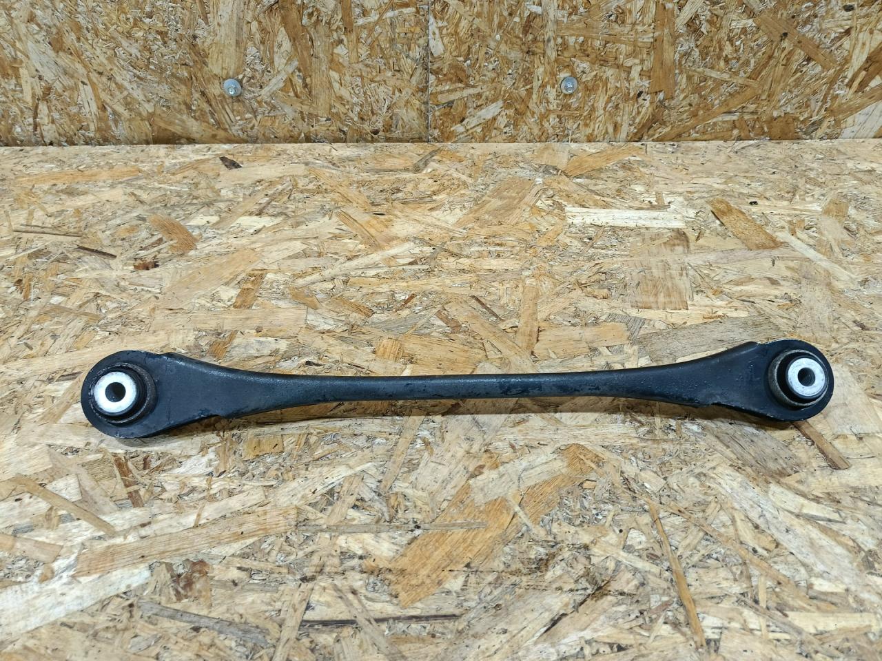 рычаг задний BMW 4 серия F32/F33 F33 2015, 2.0 л., бензин, МКПП, черный, кабриолет, задний привод, правый руль, 6792533, 33326792533 - фото №1