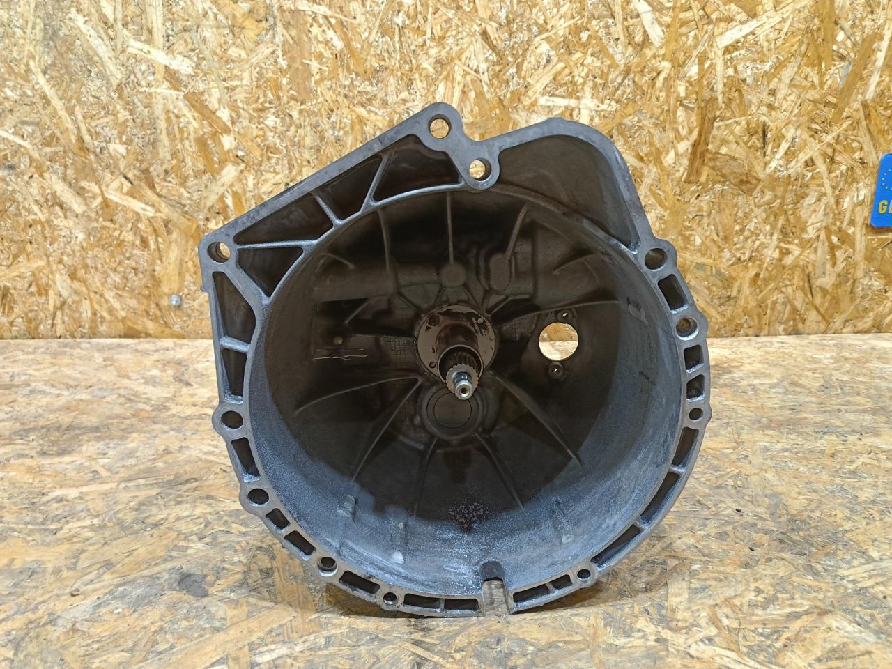 КПП механическая (МКПП) BMW 4 серия F32/F33 F33 2015, 2.0 л., бензин, МКПП, черный, кабриолет, задний привод, правый руль, 7609460, 23007609460, GS6-17EG - фото №1