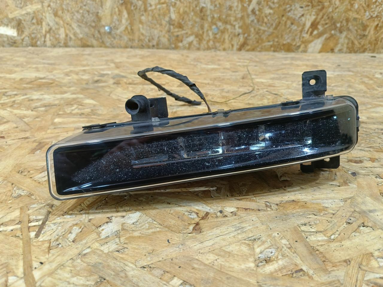 фара противотуманная правая BMW 5 серия G30/G31 G30 2018, 3.0 л., дизель, АКПП, серый, седан, полный привод, правый руль, 9477172, 63179477172 - фото №1