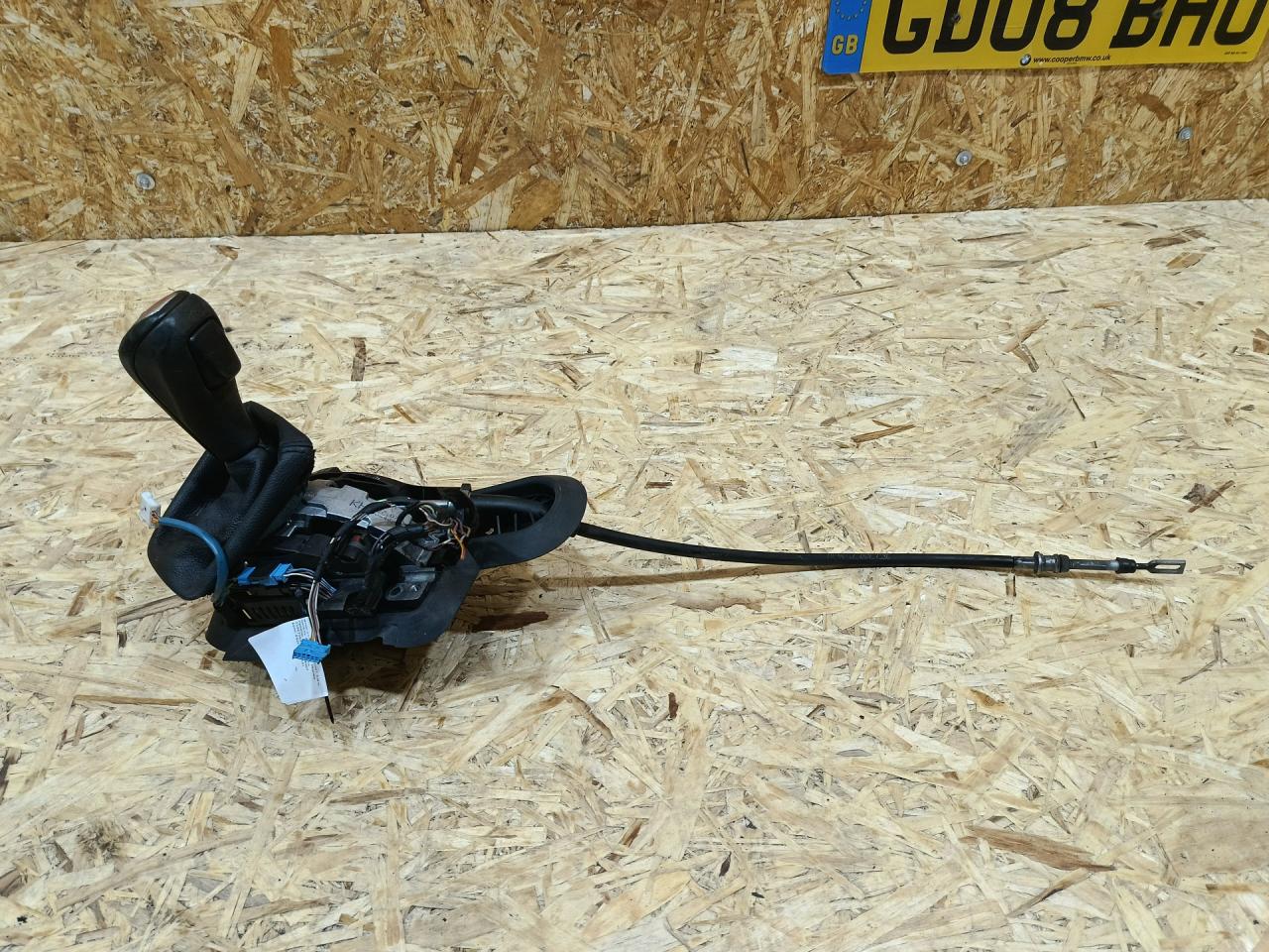 кулиса BMW 3 серия E90/E91/E92/E93 E92 2007, 3.0 л., дизель, АКПП, купе, задний привод, правый руль, 7564687, 25167564687 - фото №1