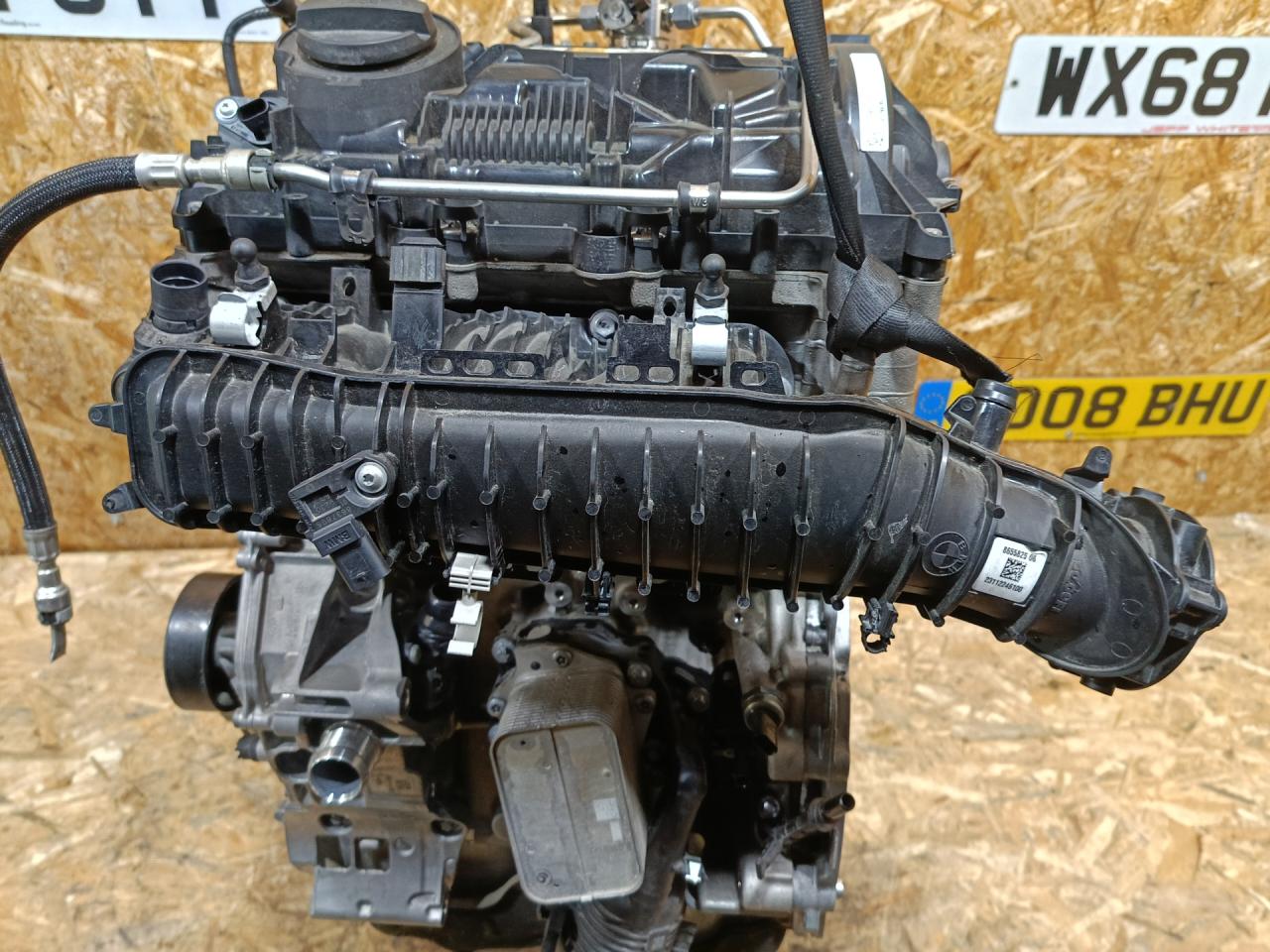 коллектор впускной BMW 1 серия F40 2024, бензин, МКПП, черный, хетчбэк 5 дв., передний привод, 8655825, 11618655825 - фото №1