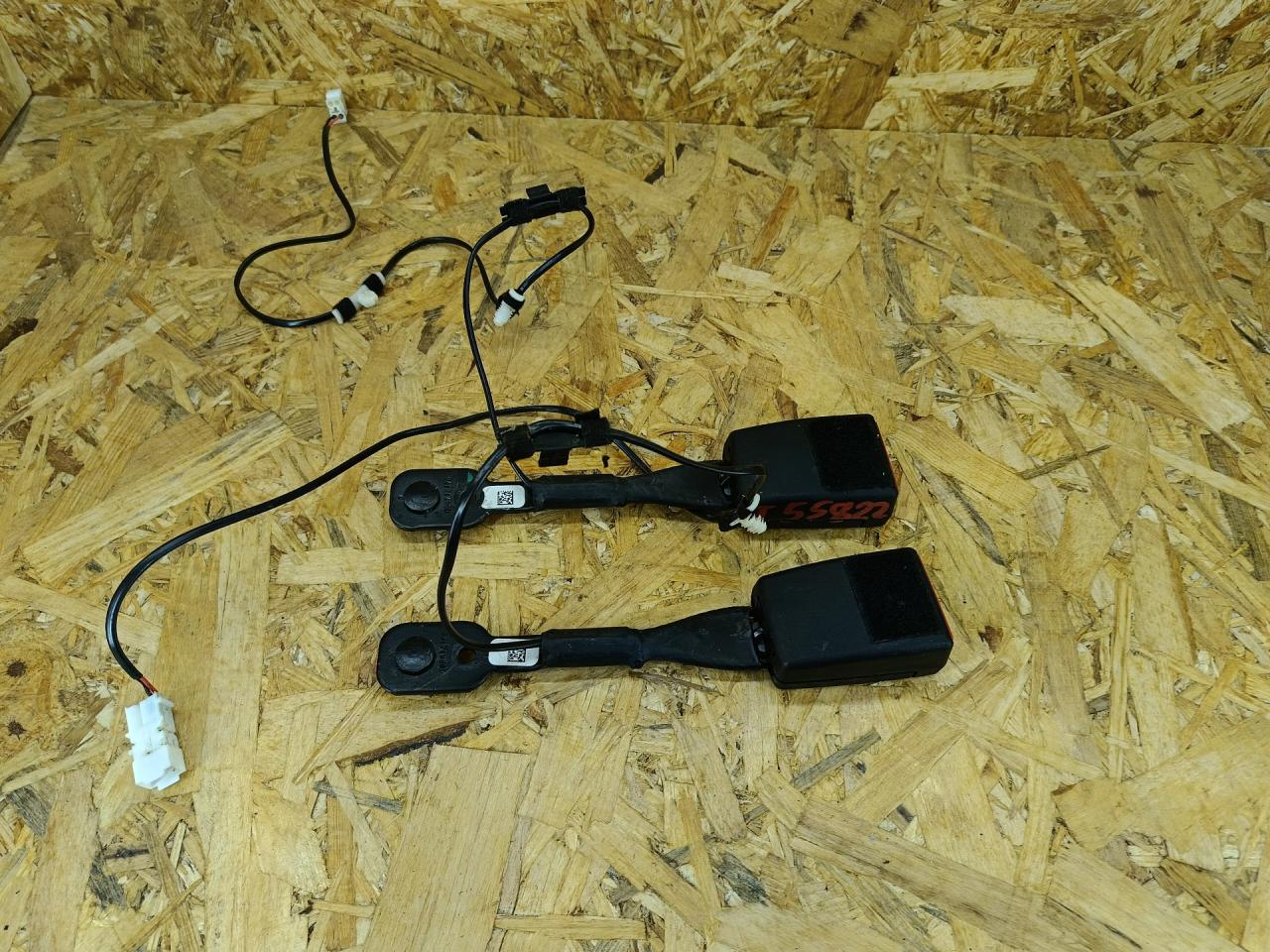 замок ремня безопасности BMW 5 серия G30/G31 G30 2017, 3.0 л., дизель, АКПП, синий, седан, полный привод, правый руль, 7359090, 72117359090 - фото №1