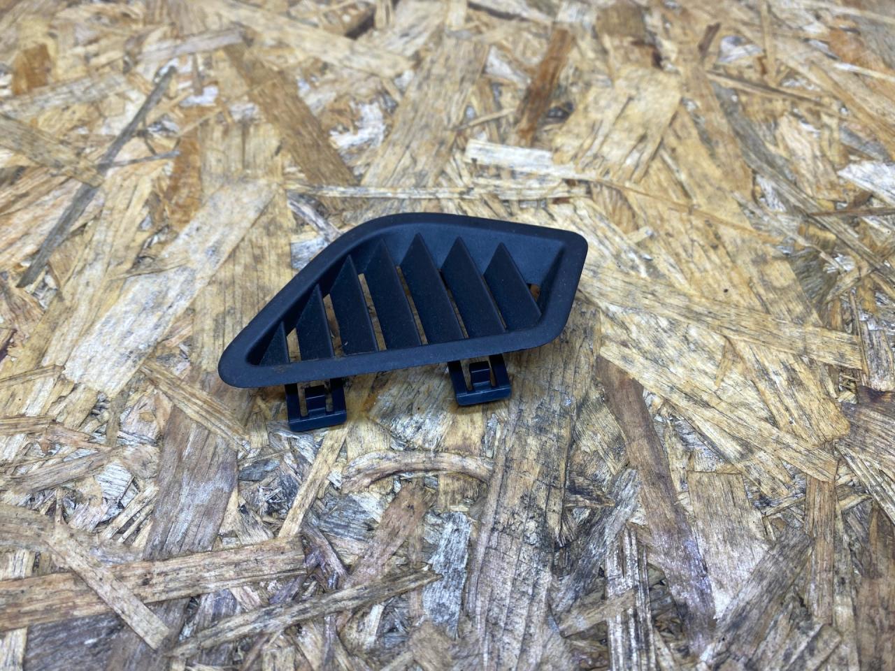 дефлектор обдува салона BMW 3 серия F30/F31/F34 F30 2014, 2.0 л., дизель, МКПП, седан, полный привод, правый руль, 51459218518, 9218518, 51459218520, 9218520 - фото №1