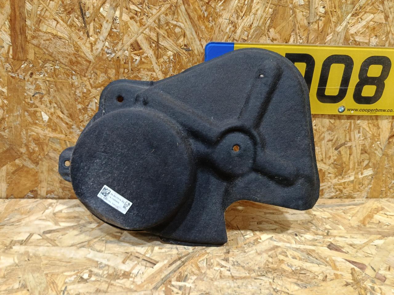 шумоизоляция (термозащита) BMW 1 серия F40 2024, бензин, МКПП, черный, хетчбэк 5 дв., передний привод, 8657579, 11148657579 - фото №1