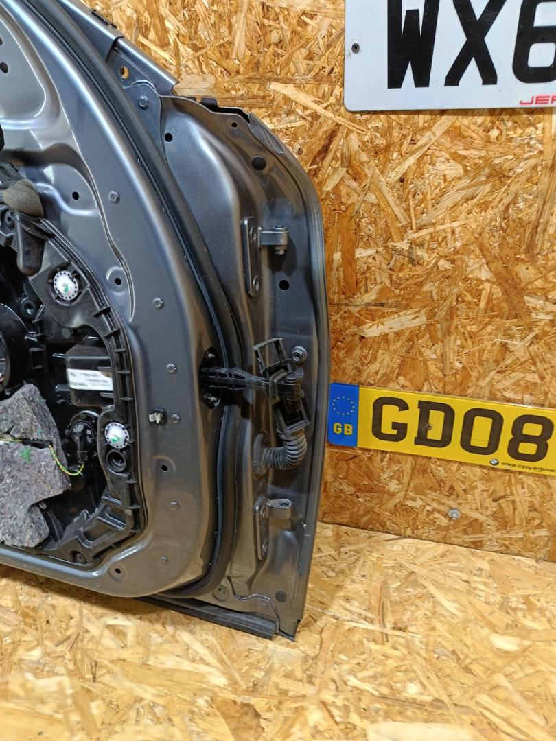 ограничитель открывания двери BMW 5 серия G30/G31 G30 2018, 3.0 л., дизель, АКПП, серый, седан, полный привод, правый руль, 51217341030, 7341030 - фото №1