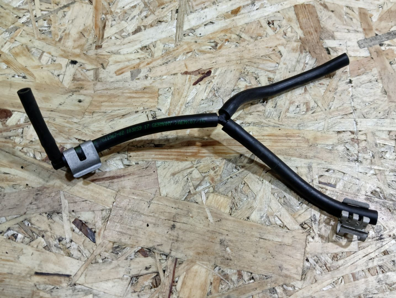 трубка вакуумная BMW X5 F15 2016, 4.4 л., N63 B44 B, бензин, АКПП, внедорожник 5 дв., полный привод, 7611967 - фото №1