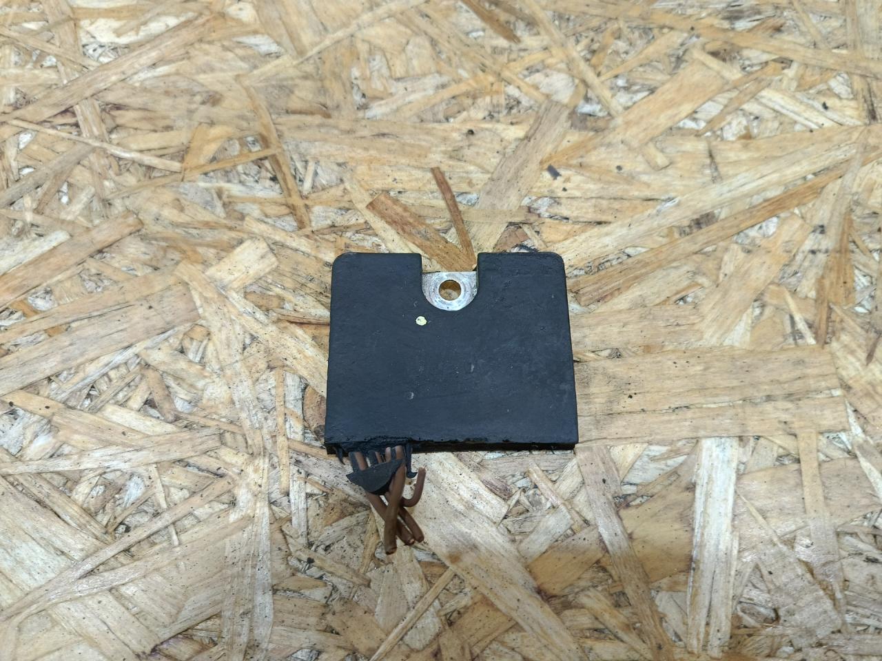 клеммник BMW 5 серия G30/G31 G30 2018, 3.0 л., дизель, АКПП, серый, седан, полный привод, правый руль - фото №1