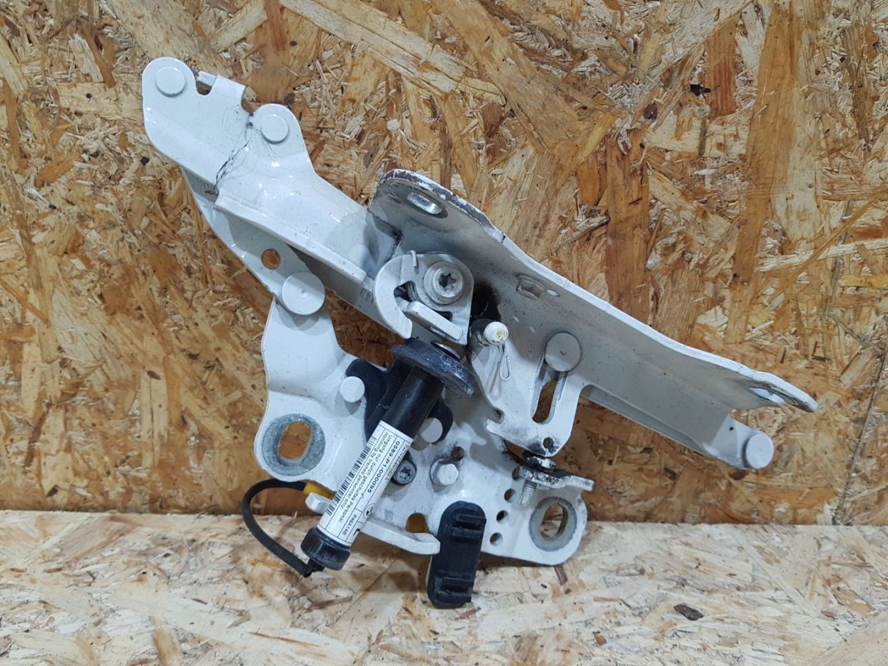 петля капота левая BMW 3 GT F34 2014, 2.0 л., дизель, МКПП, лифтбэк, задний привод, правый руль, 41617286343, 7286343, 41617298137, 7298137 - фото №1