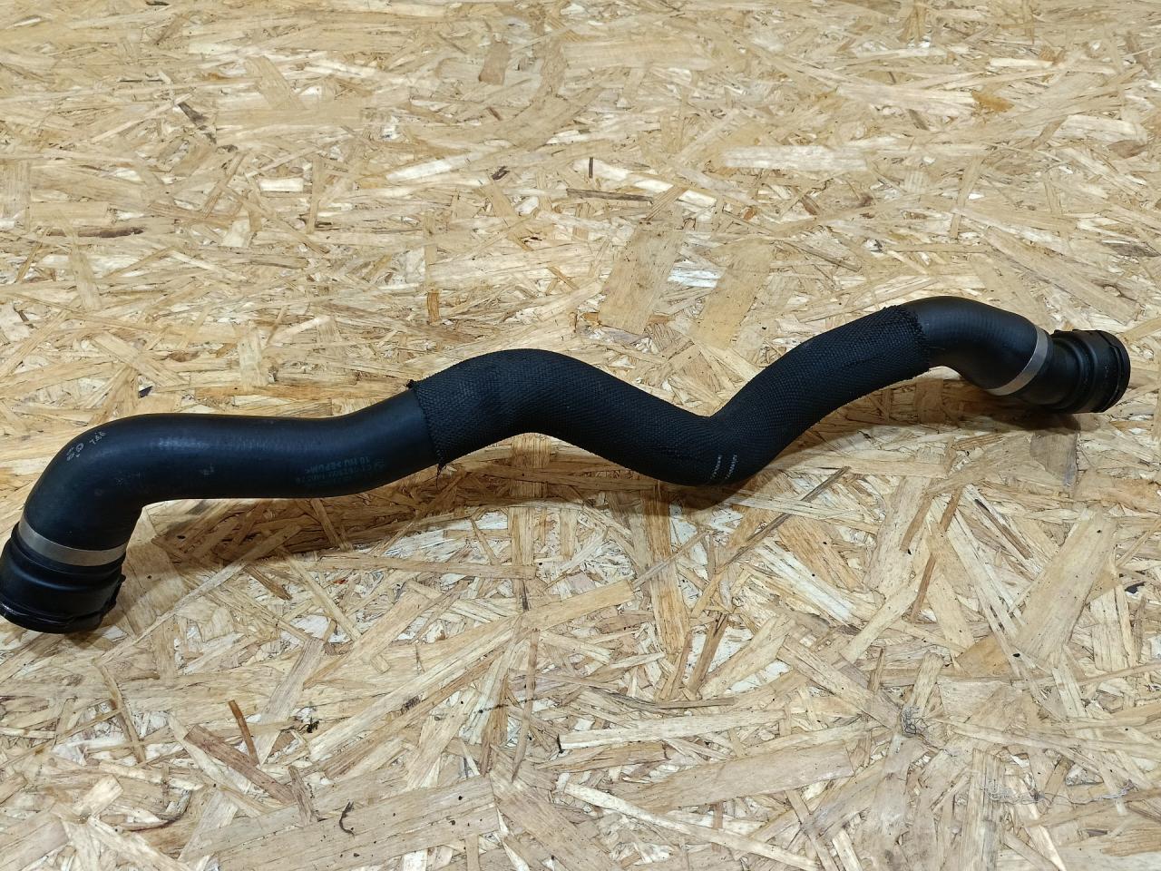 патрубок радиатора BMW 5 серия G30/G31 G31 2020, 3.0 л., дизель, АКПП, универсал, полный привод, правый руль, 8572905, 17128572905 - фото №1