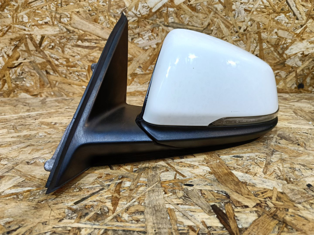 зеркало наружное левое BMW X1 F48 2016, 2.0 л., дизель, АКПП, белый, внедорожник 5 дв., передний привод, правый руль - фото №1