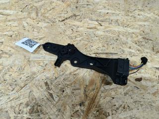 механизм открытия капота (кронштейн в салоне) BMW 3 серия F30/F31 [рестайлинг] F31 2016, 2.0 л., дизель, АКПП, серебро, универсал, задний привод, 7326365