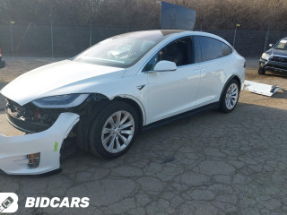 Tesla Model X 1 поколение