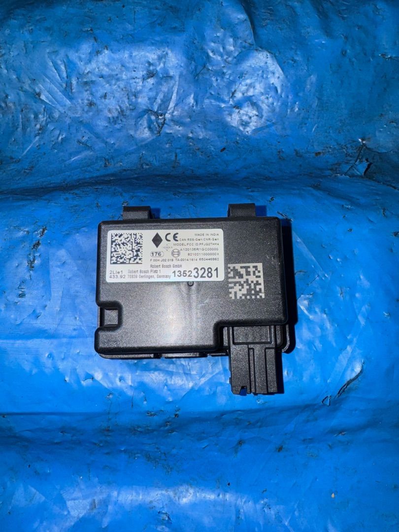 Блок управления бесключевым доступом Chevrolet TrailBlazer 3 поколение 2020, 1.3 л., бензин, вариатор, черный, внедорожник 5 дв., передний привод, 13523281 - фото №1