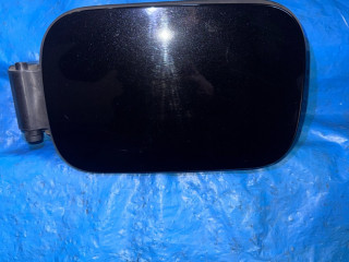 лючок топливного бака Chevrolet TrailBlazer 3 поколение 2020, 1.3 л., бензин, вариатор, черный, внедорожник 5 дв., передний привод, 42711729