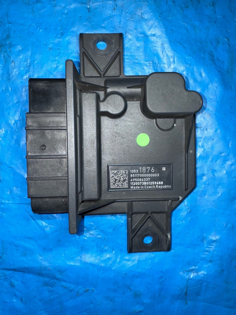 блок управления топливным насосом Chevrolet TrailBlazer 3 поколение 2020, 1.3 л., бензин, вариатор, черный, внедорожник 5 дв., передний привод, 13531876 - фото №1