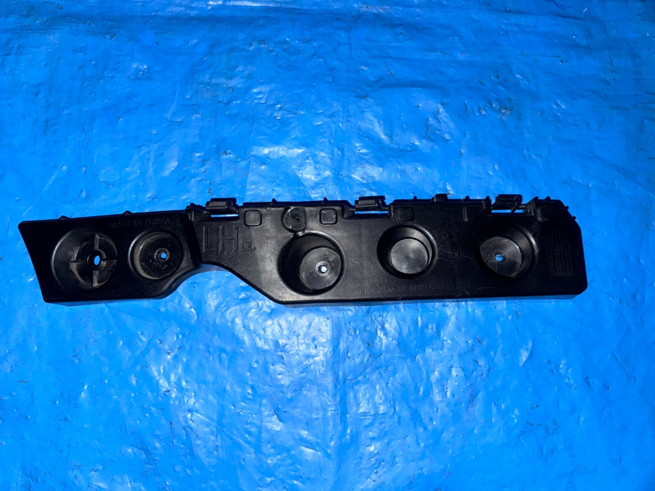 Крепление бампера заднего Chevrolet TrailBlazer 3 поколение 2020, 1.3 л., бензин, вариатор, черный, внедорожник 5 дв., передний привод, 42766413 - фото №1