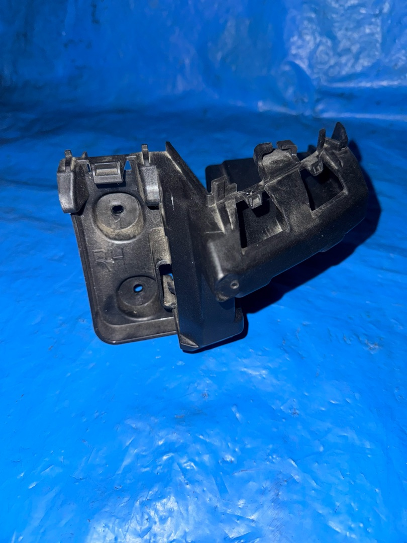 Крепление бампера заднего Chevrolet TrailBlazer 3 поколение 2020, 1.3 л., бензин, вариатор, черный, внедорожник 5 дв., передний привод, 42752445 - фото №1