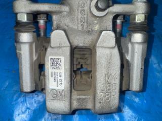 суппорт задний правый Chevrolet TrailBlazer 3 поколение 2020, 1.3 л., бензин, вариатор, черный, внедорожник 5 дв., передний привод, 42392215